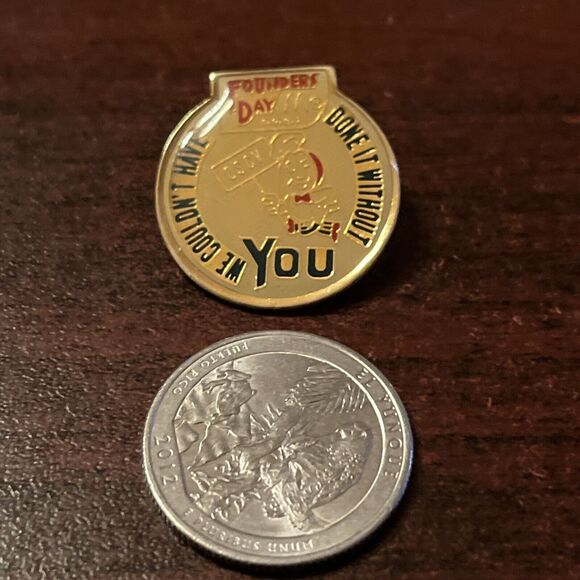 McDonald’s 1987 Founder’s Day Speedee QSCV Employee Lapel Hat Pin - Picture 2 of 3